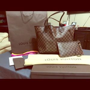 Louis Vuitton Damier MM Neverfull